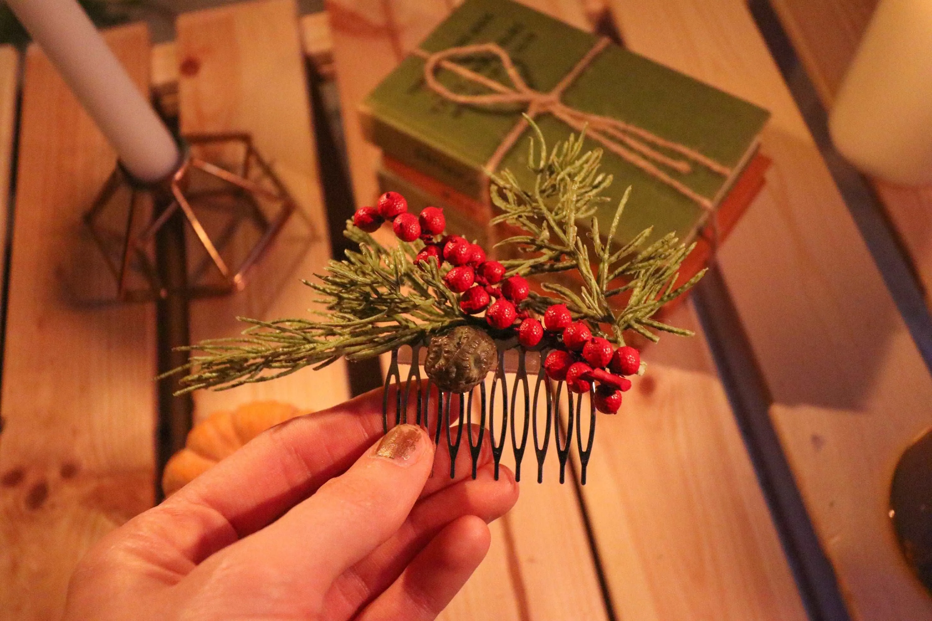 Christmas Wedding Hair Comb / Christmas Party Hair Comb / Pine and Berry Hair Comb