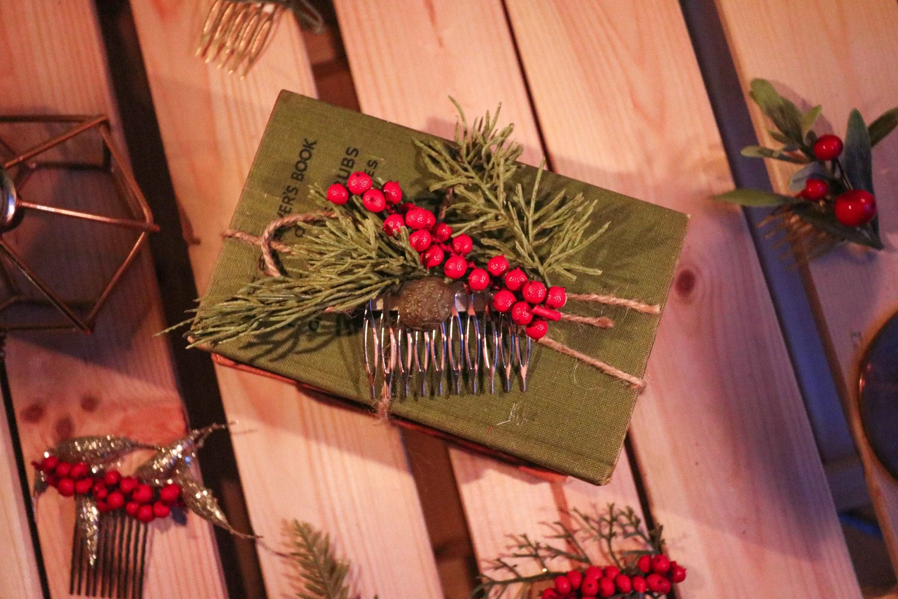 Christmas Wedding Hair Comb / Christmas Party Hair Comb / Pine and Berry Hair Comb