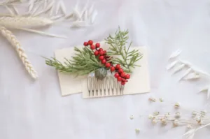 Christmas Wedding Hair Comb / Christmas Party Hair Comb / Pine and Berry Hair Comb