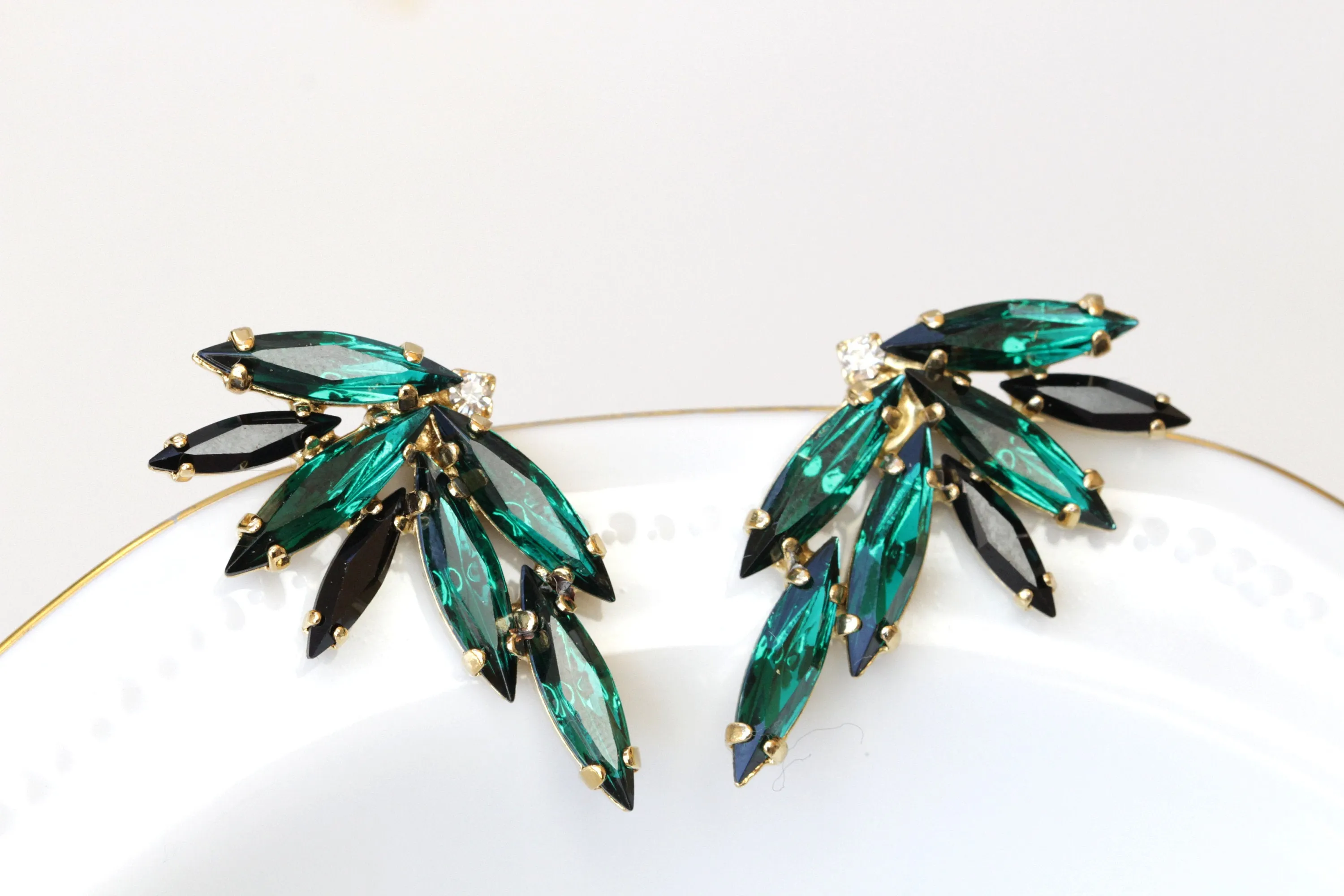 EMERALD BLACK EARRINGS