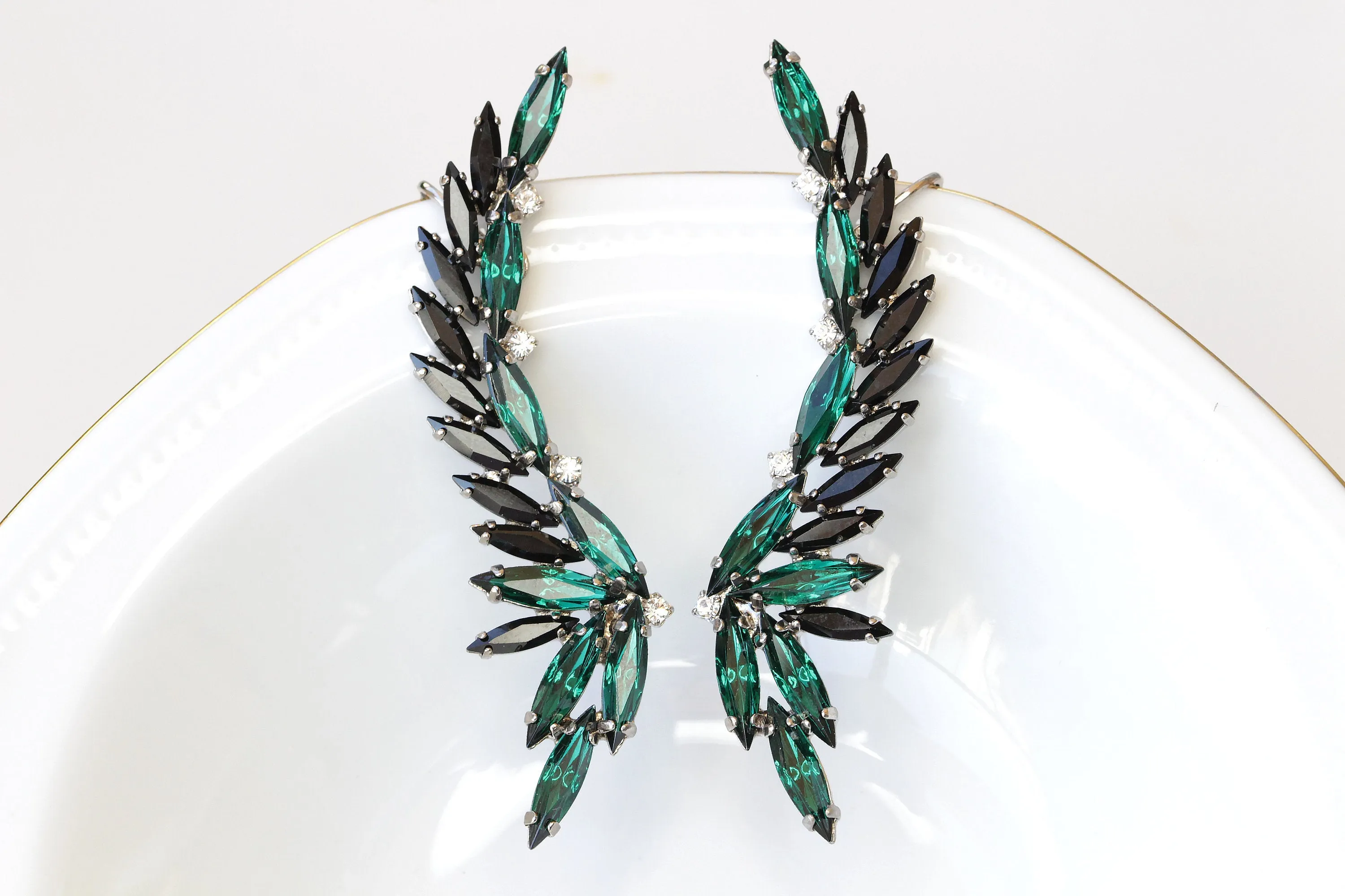 EMERALD BLACK EARRINGS