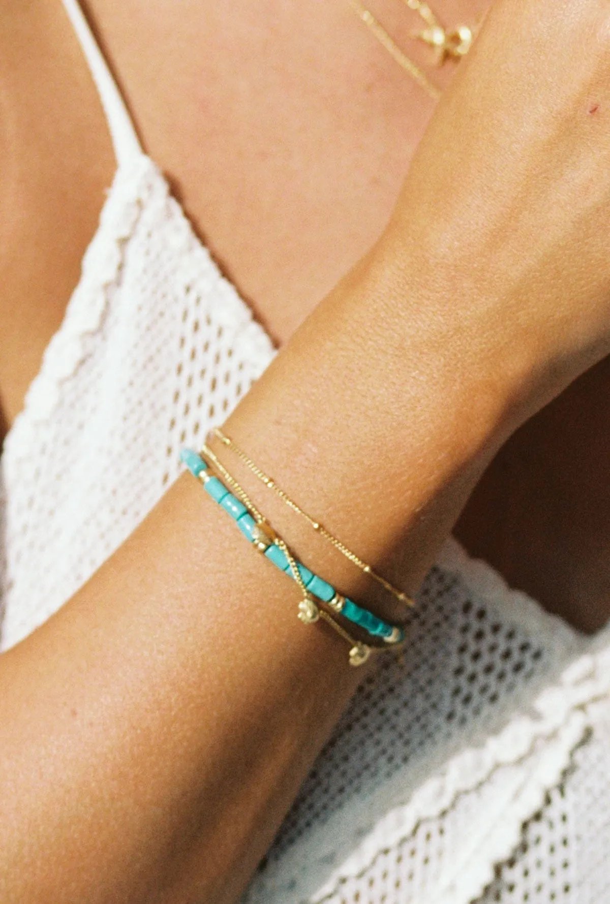 Stud chain bracelet gold plated